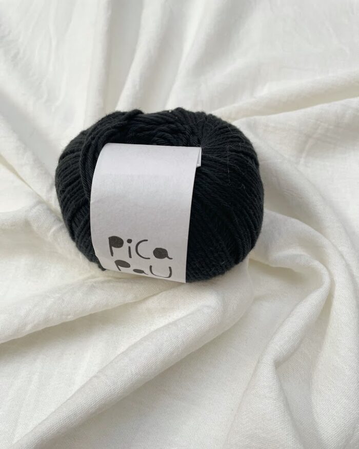 Hilado Pica Pau-100 gramos Worsted-PP040 NEGRO