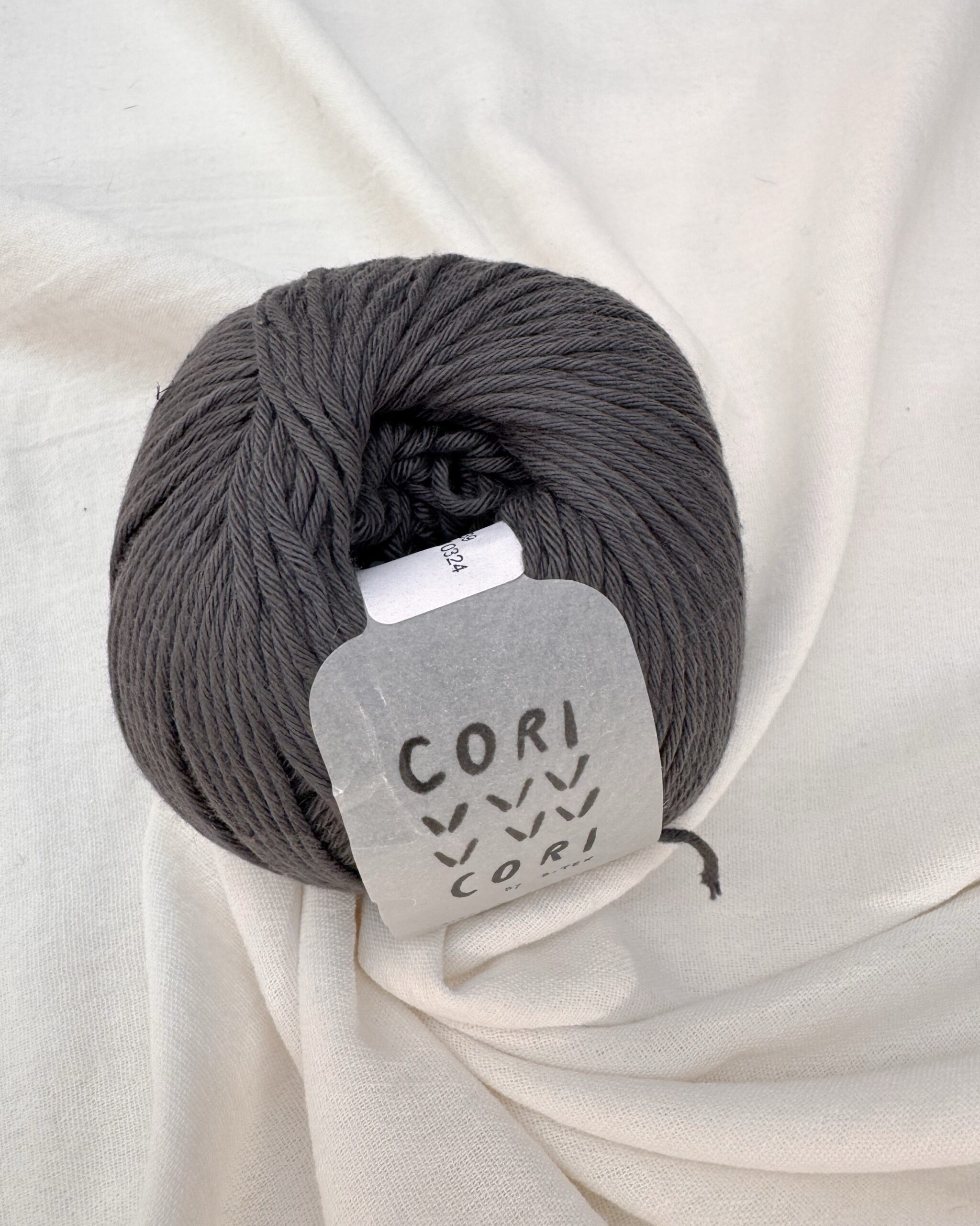 Hilado CORI CORI-100 gramos Worsted-PP039 GRAFITO
