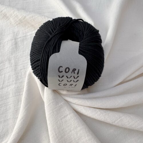 Hilado Cori Cori-100 gramos Worsted-PP040 NEGRO