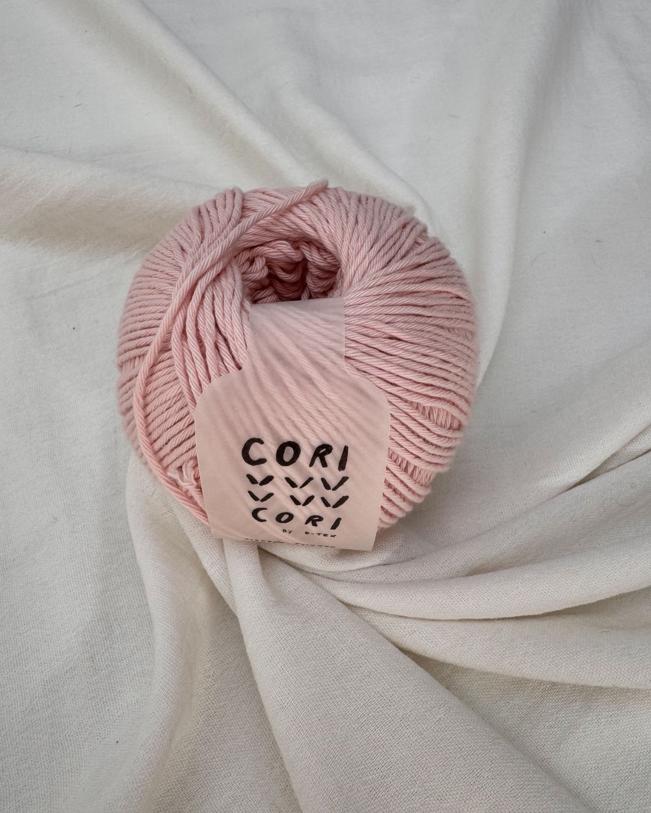 Hilado Cori Cori-100 gramos Worsted-PP021 ROSA CLARO